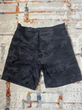 Black Camo High-Waist Athletic Bike Shorts